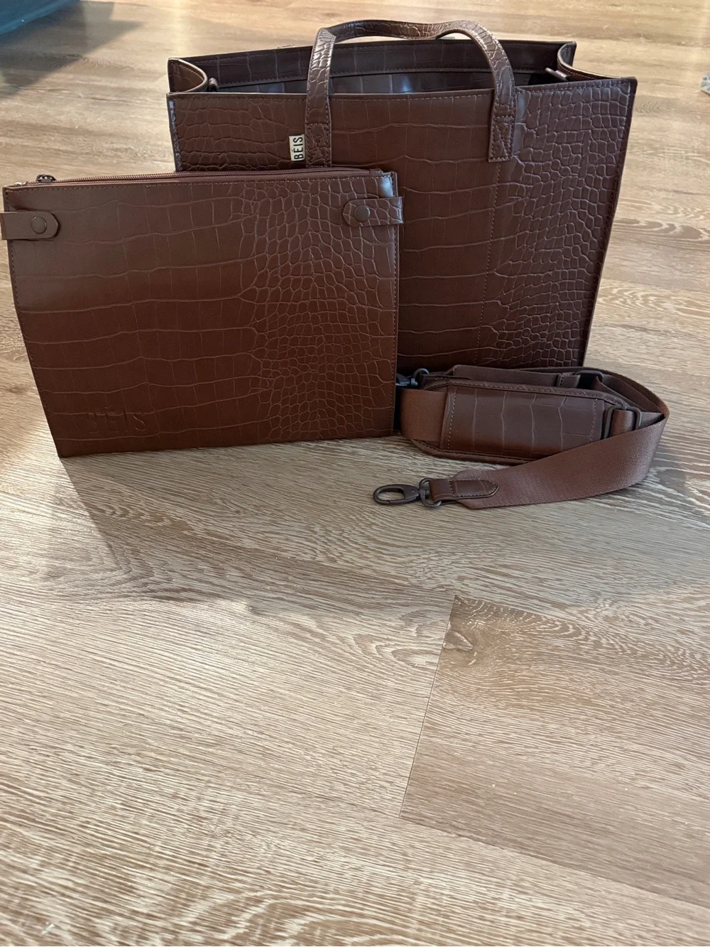 BÉIS Work Tote in Maple Croc | Gently Used | Strap and Removable Zipper Pouch